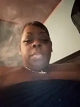 Pinkchocolatebbw online show from April 4, 6:34 am