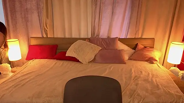 EmilyBlazee online show from April 10, 2:12 pm