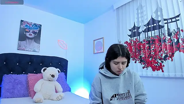 valeria and zoe online show from March 27, 3:02 pm