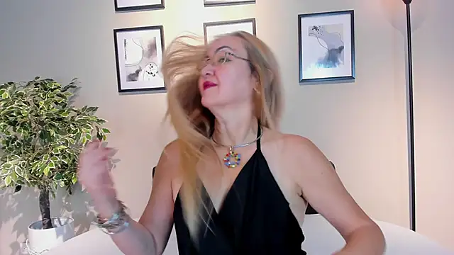 Victoria Firee online show from February 27, 12:16 pm