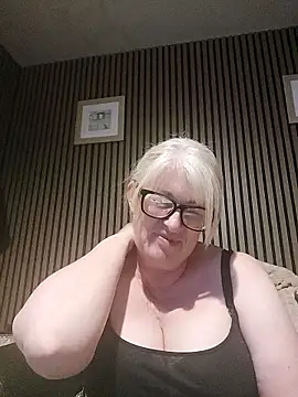 FlirtyFleur-x online show from May 16, 8:52 pm