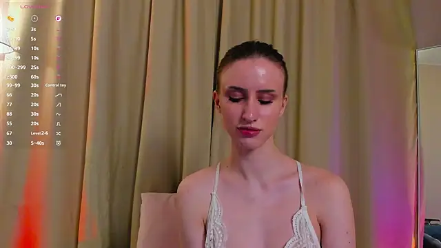 EllieRough online show from April 15, 7:58 pm