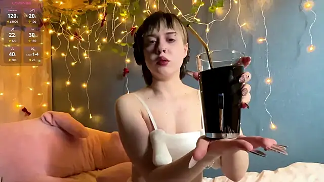 AueshaSimon online show from April 5, 5:06 am