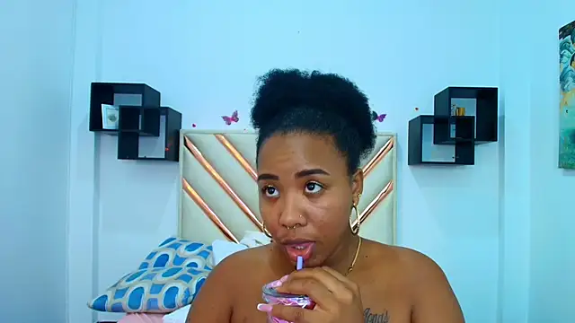 Pamela Cortezz online show from April 11, 7:45 am