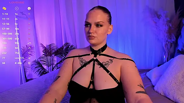 seesamnoir online show from March 4, 7:37 am