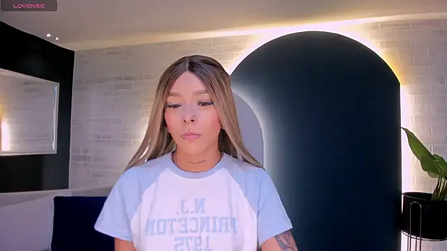 ClaireDawsonX online show from April 12, 11:06 pm