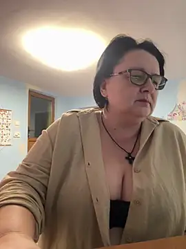 I amArquette online show from March 4, 9:32 pm