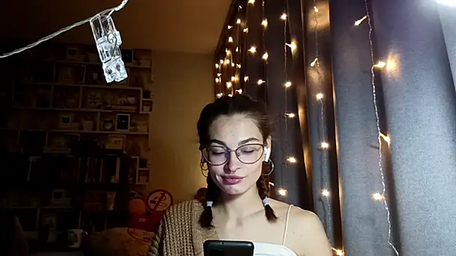 JInaMillsap online show from March 4, 9:16 am