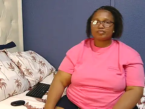 Cuddle Zee online show from May 9, 7:05 pm
