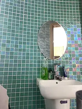 Swee-x1 online show from March 2, 6:14 am