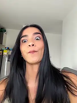 Bella Smithe online show from April 22, 5:21 pm