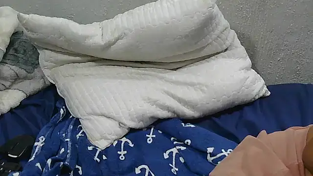 YoungPhatKitty online show from April 16, 9:25 pm