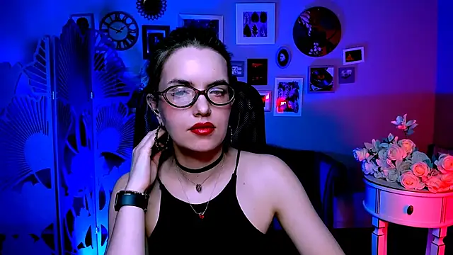 AliceSmite online show from April 23, 12:29 pm