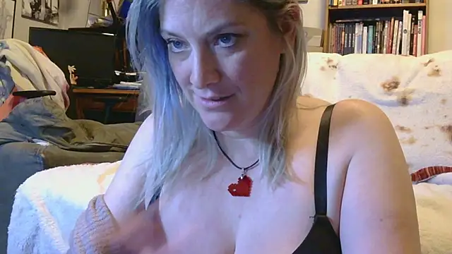 MistyMountains96 online show from March 16, 4:48 am