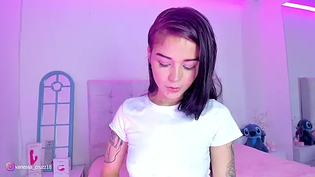 Vanessa cruz 18 online show from April 6, 8:32 pm