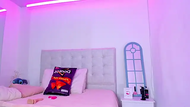 Vanessa cruz 18 online show from April 24, 8:22 pm