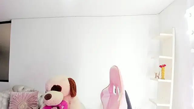 KoralCruz  online show from March 28, 2:49 pm