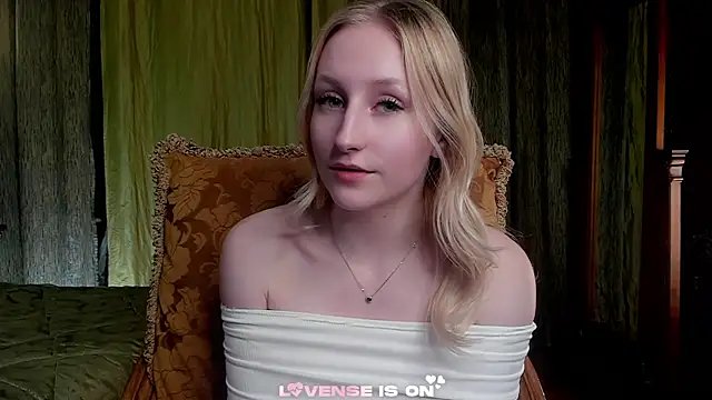 CatarinaGulla online show from April 18, 3:14 pm