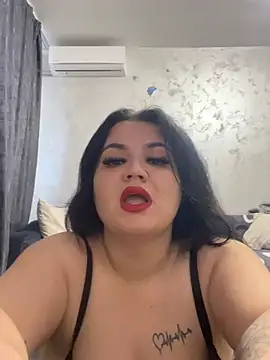 julietalovee online show from April 9, 8:53 am