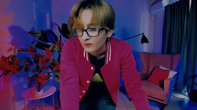 LixeLuna online show from April 9, 6:52 am