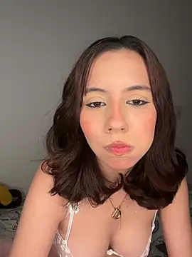 Nicole Cute04 online show from April 16, 4:35 am