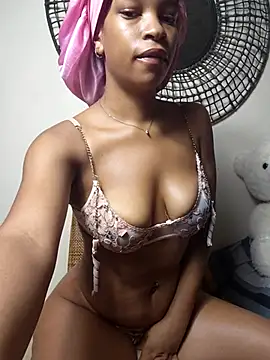 peachyxoxo22e online show from March 24, 1:00 am