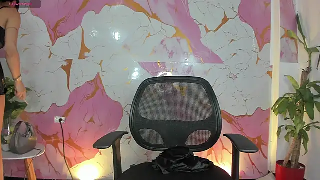 ALEJA R01 online show from March 15, 8:44 pm