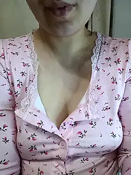 Emi hot1 online show from March 8, 2:32 pm