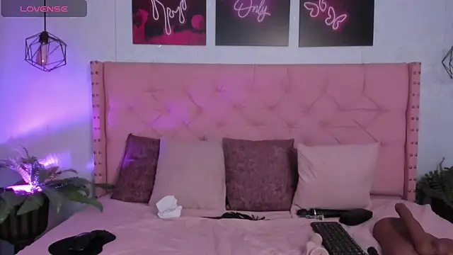 mia  star1 online show from April 15, 7:58 pm