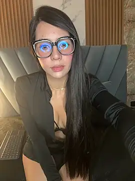 LyraenBlue online show from March 18, 1:49 pm