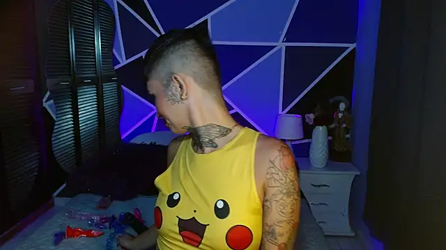 Sol Baker online show from April 6, 3:17 am