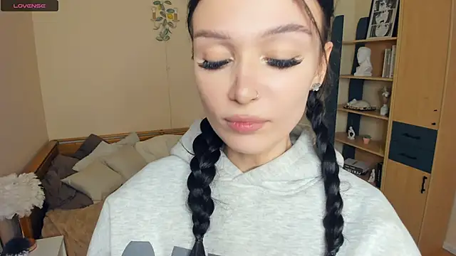 LynnCiprian online show from April 8, 6:54 pm