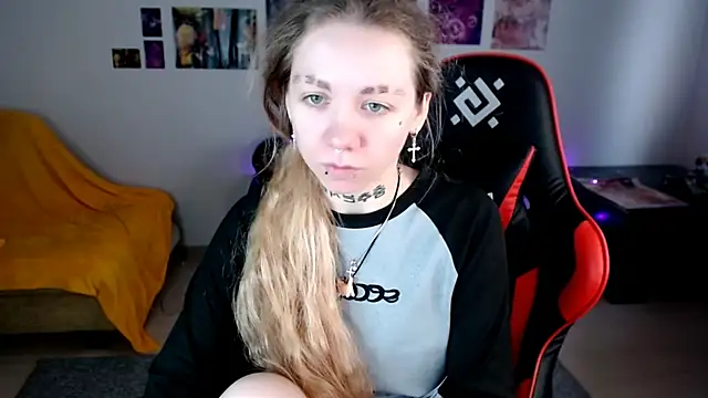 Nica Kawaii online show from March 31, 8:03 am