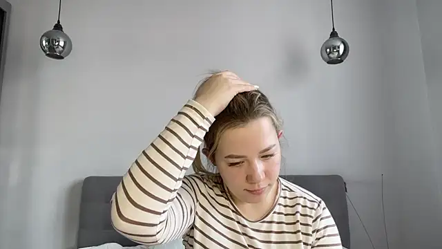 alyrasun online show from March 27, 8:26 am