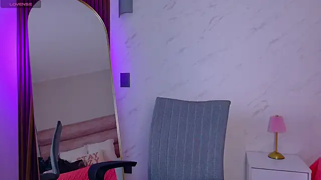 MiiaCullens online show from April 16, 9:39 pm