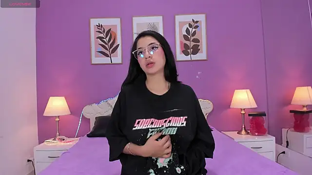 YayaQueen online show from June 12, 12:24 pm