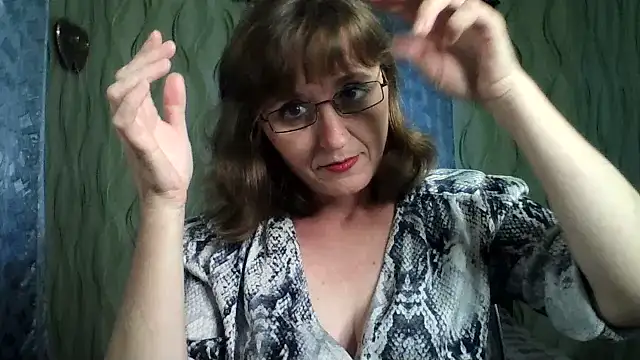 Alisaprice077 online show from July 10, 12:38 pm