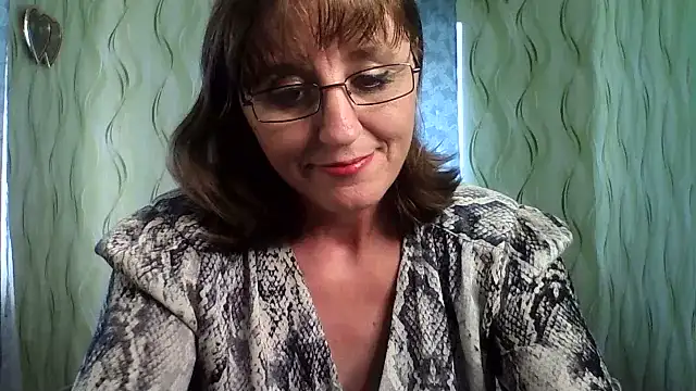 Alisaprice077 online show from July 12, 1:45 pm