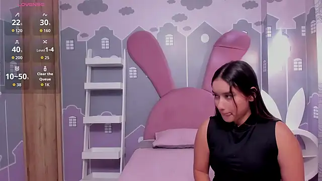 EmmaThompson   online show from April 26, 12:08 am