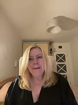 JanieLight53 online show from June 20, 10:24 pm