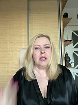 JanieLight53 online show from July 28, 5:02 pm