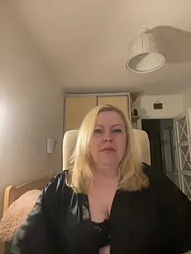 JanieLight53 online show from June 28, 12:28 am