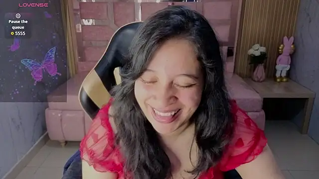 sara tellez s online show from July 16, 1:15 pm