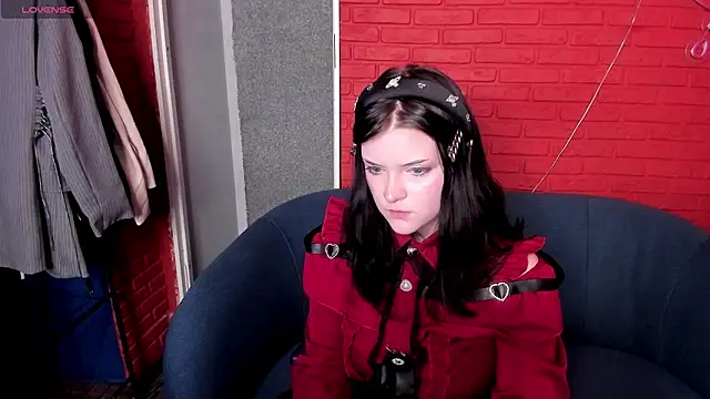 EsterTwilight online show from March 24, 3:50 pm