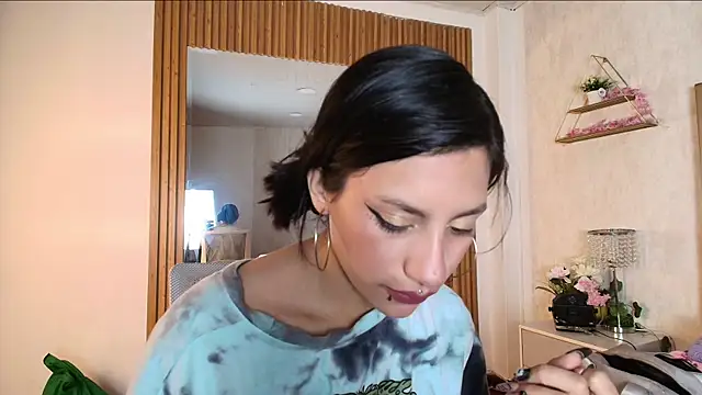 Madii  online show from April 13, 12:39 pm