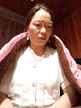 Yellow-pink online show from April 25, 1:41 pm