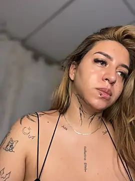 CarolQueen1  online show from June 14, 1:00 pm