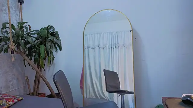 july quinzel online show from April 8, 4:58 am