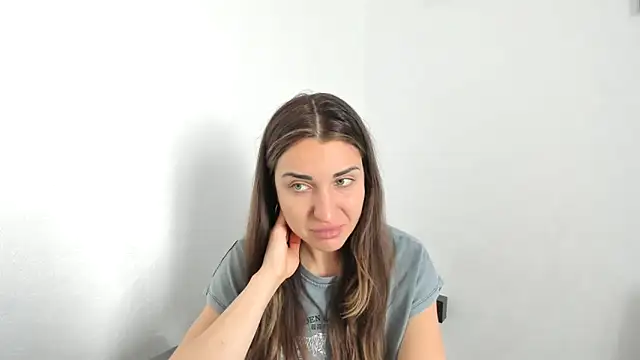 summmmersky1 online show from April 9, 11:26 am