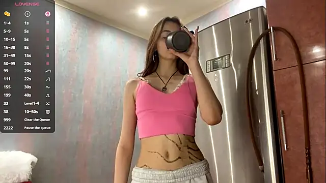 AlisaBloom online show from April 29, 5:30 pm